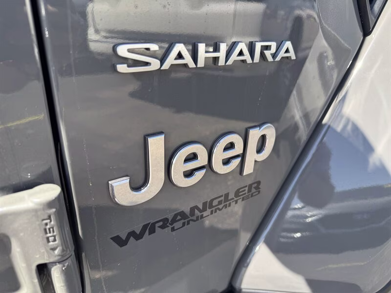2020 Granite Crystal Metallic Clear Coat Jeep Wrangler Unlimited Sahara 4X4 SUV