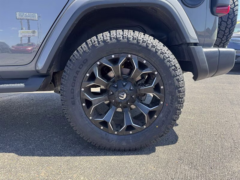 2020 Granite Crystal Metallic Clear Coat Jeep Wrangler Unlimited Sahara 4X4 SUV