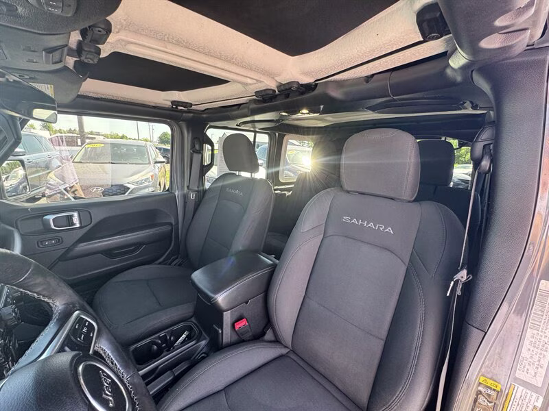 2020 Granite Crystal Metallic Clear Coat Jeep Wrangler Unlimited Sahara 4X4 SUV
