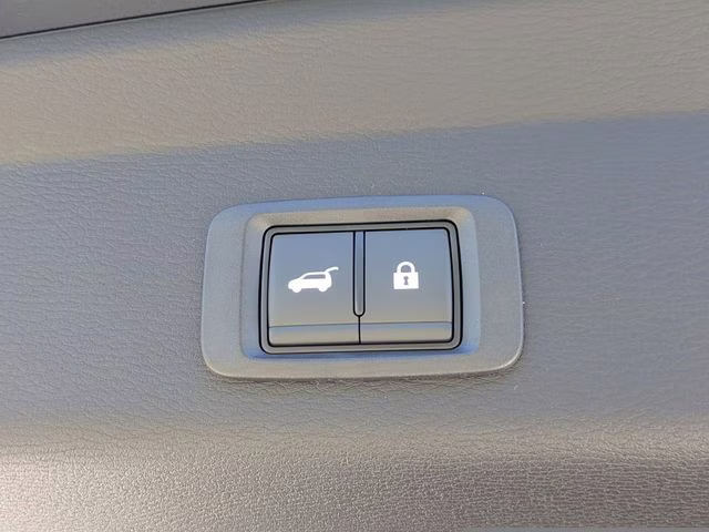 2026 Labrador Black Pearl Mitsubishi Outlander SE FWD SUV