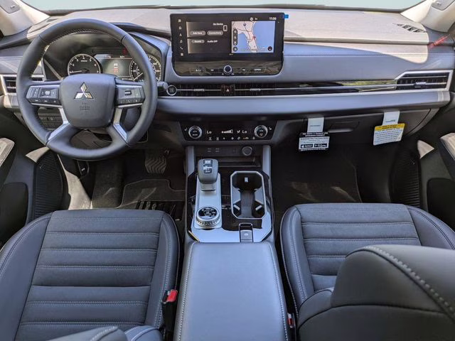 2026 Labrador Black Pearl Mitsubishi Outlander SE FWD SUV