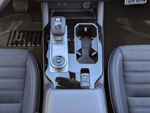 2026 Labrador Black Pearl Mitsubishi Outlander SE FWD SUV