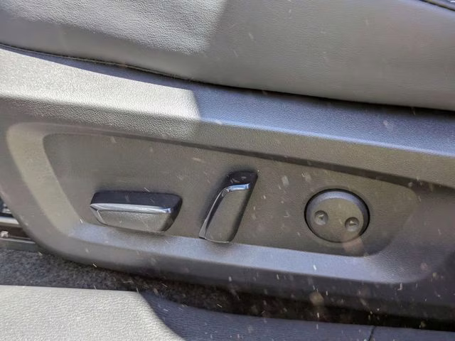 2026 Labrador Black Pearl Mitsubishi Outlander SE FWD SUV