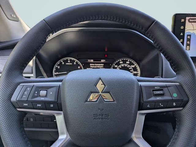 2026 Labrador Black Pearl Mitsubishi Outlander SE FWD SUV