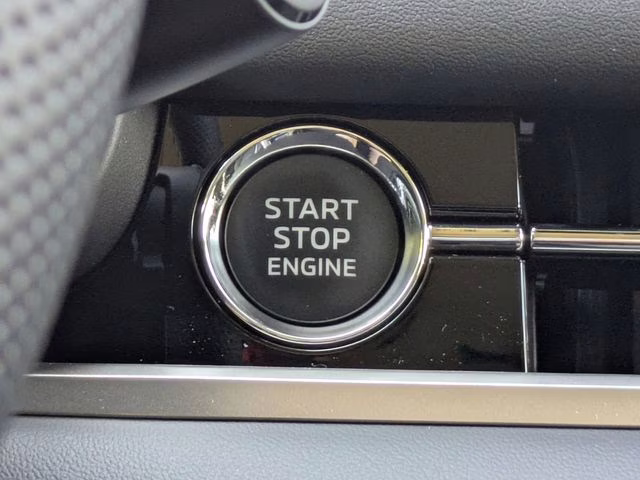 2026 Labrador Black Pearl Mitsubishi Outlander SE FWD SUV