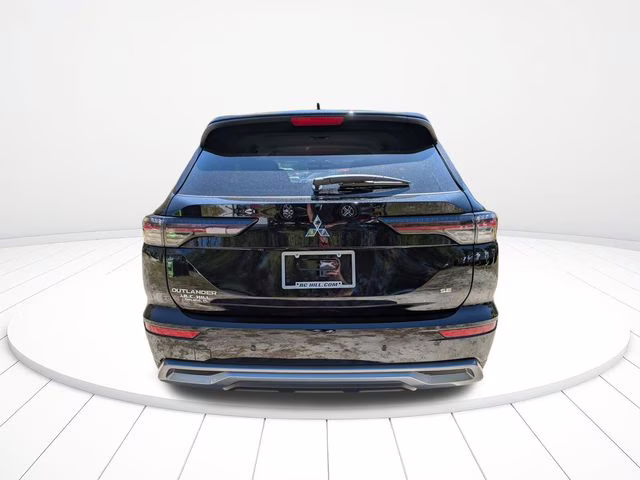 2026 Labrador Black Pearl Mitsubishi Outlander SE FWD SUV