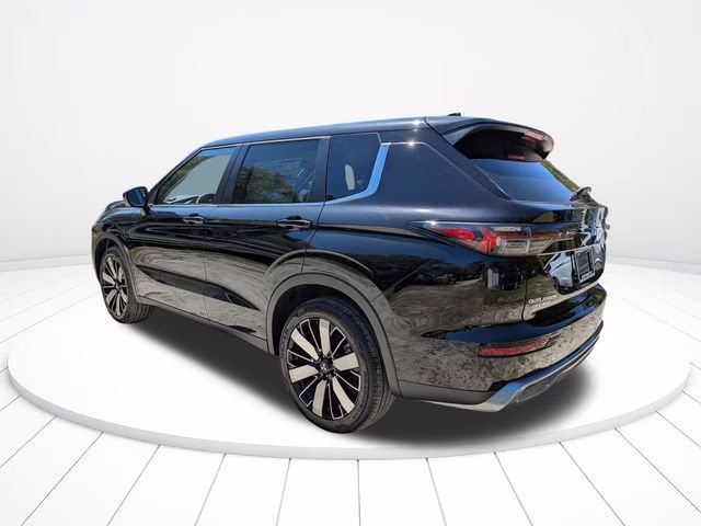 2026 Labrador Black Pearl Mitsubishi Outlander SE FWD SUV