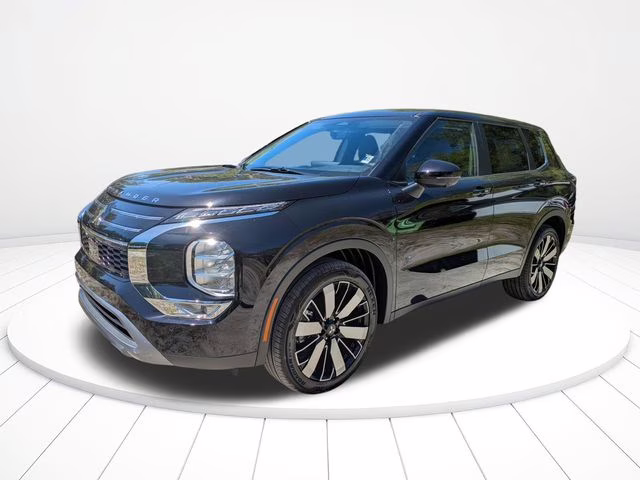 2026 Labrador Black Pearl Mitsubishi Outlander SE FWD SUV