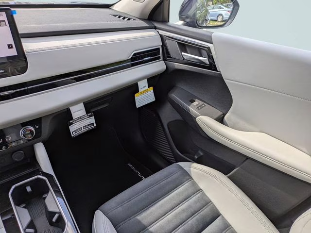 2026 Cosmic Blue Metallic Mitsubishi Outlander SE FWD SUV