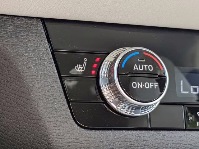 2026 Cosmic Blue Metallic Mitsubishi Outlander SE FWD SUV