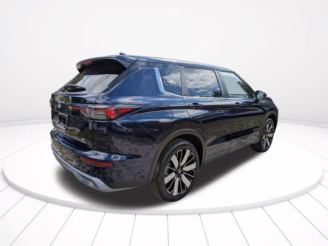 2026 Cosmic Blue Metallic Mitsubishi Outlander SE FWD SUV