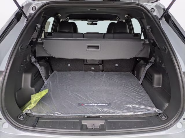2026 White Diamond Mitsubishi Outlander SE FWD SUV