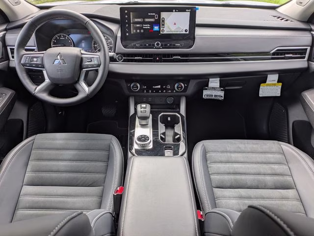 2026 White Diamond Mitsubishi Outlander SE FWD SUV