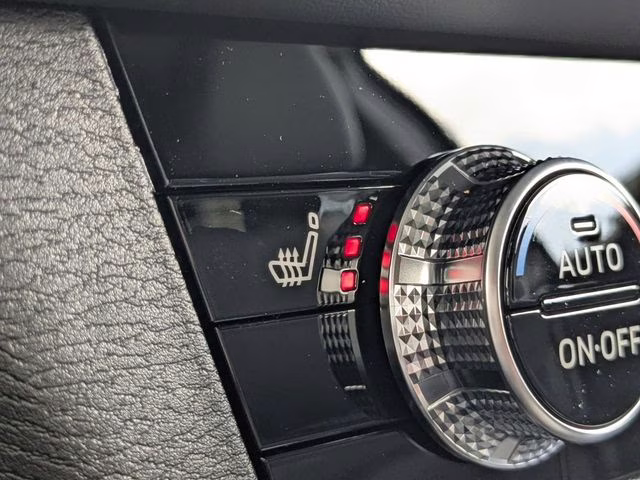 2026 Labrador Black Pearl Mitsubishi Outlander SE FWD SUV