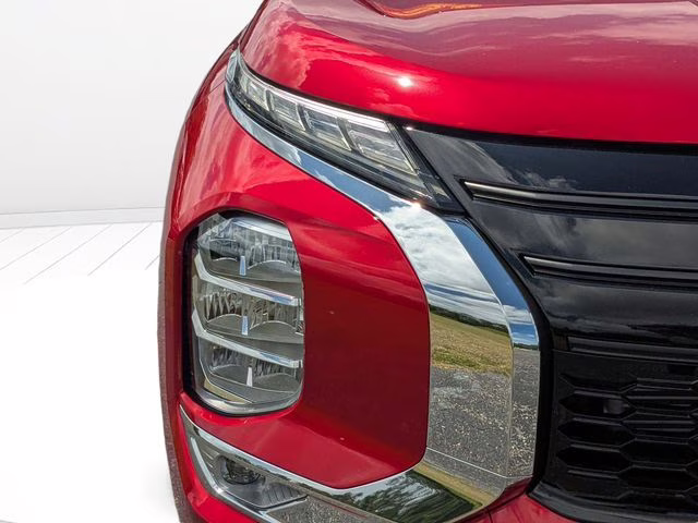 2026 Red Diamond Mitsubishi Outlander LE FWD SUV