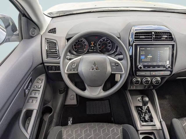 2026 Alloy Silver Metallic Mitsubishi Outlander Sport 2.0 ES 4X4 SUV