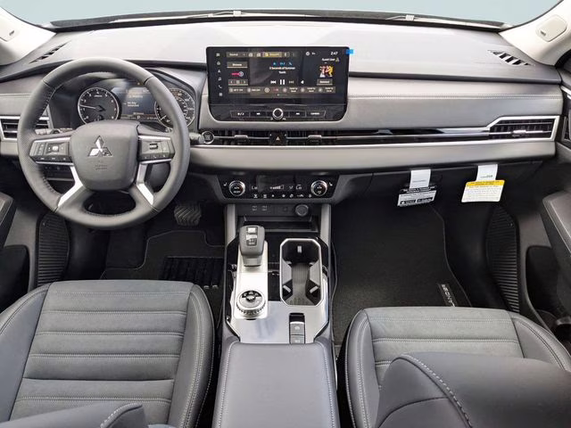 2026 Labrador Black Pearl Mitsubishi Outlander SE FWD SUV