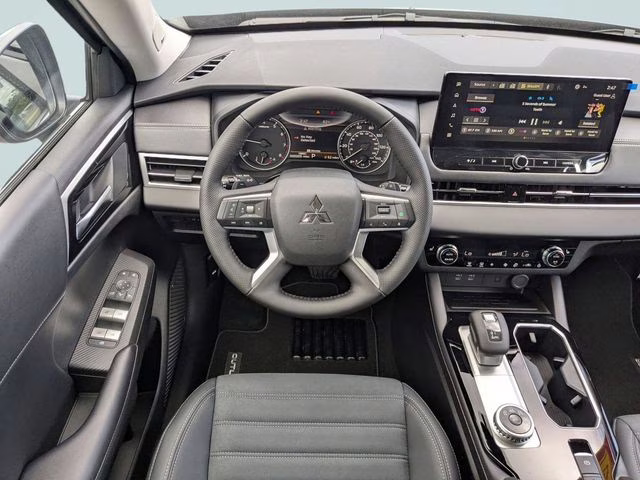 2026 Labrador Black Pearl Mitsubishi Outlander SE FWD SUV