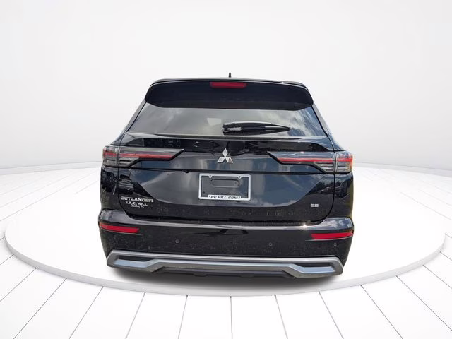2026 Labrador Black Pearl Mitsubishi Outlander SE FWD SUV