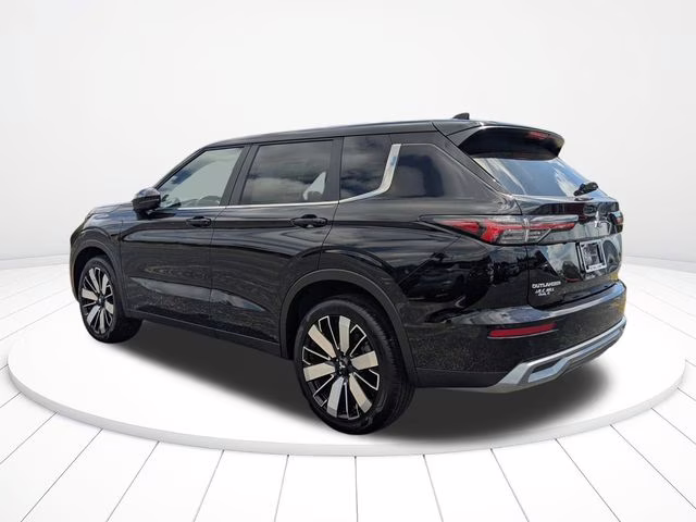 2026 Labrador Black Pearl Mitsubishi Outlander SE FWD SUV