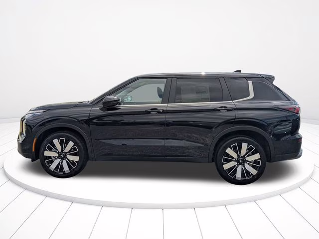 2026 Labrador Black Pearl Mitsubishi Outlander SE FWD SUV