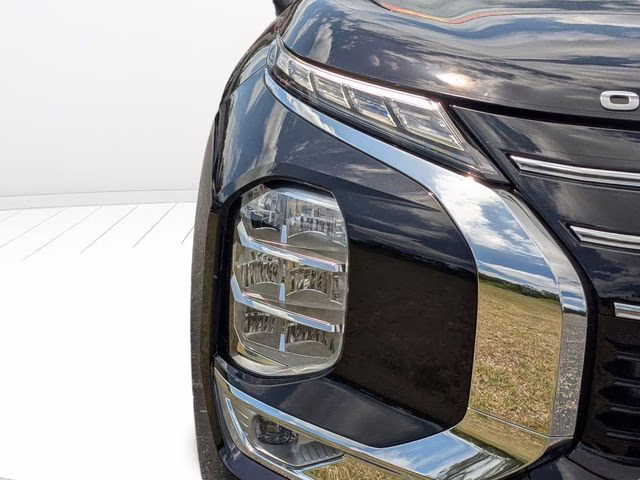 2026 Labrador Black Pearl Mitsubishi Outlander SE FWD SUV