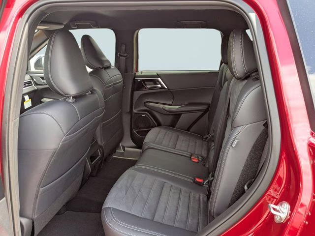 2026 Red Diamond Mitsubishi Outlander LE FWD SUV