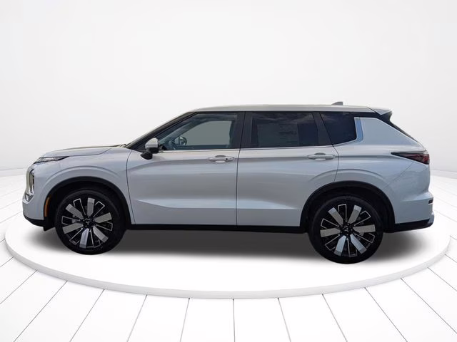 2026 White Diamond Mitsubishi Outlander SE FWD SUV