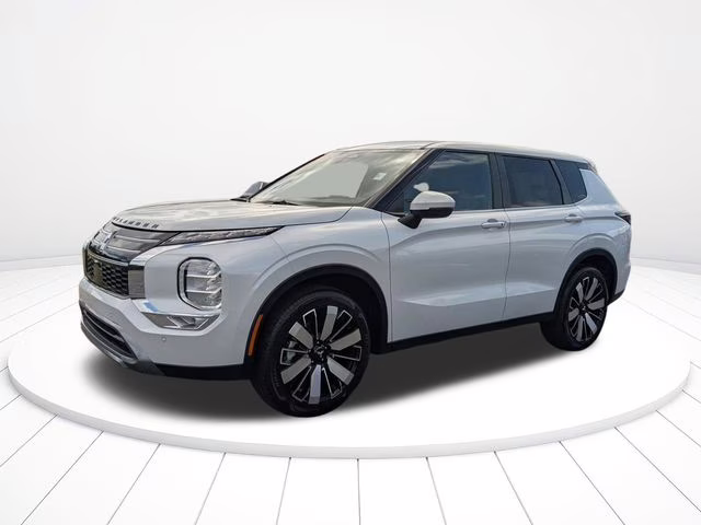 2026 White Diamond Mitsubishi Outlander SE FWD SUV