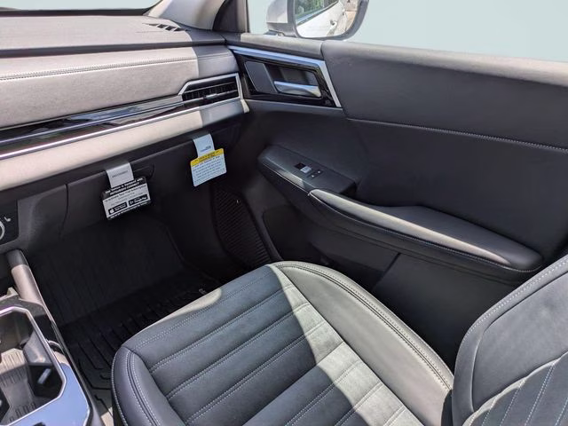 2026 White Diamond Mitsubishi Outlander SE FWD SUV