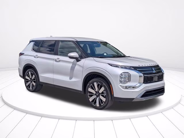 2026 White Diamond Mitsubishi Outlander SE FWD SUV