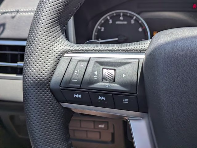 2026 White Diamond Mitsubishi Outlander SE FWD SUV