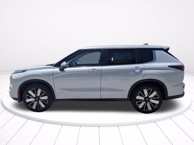 2026 White Diamond Mitsubishi Outlander SE FWD SUV