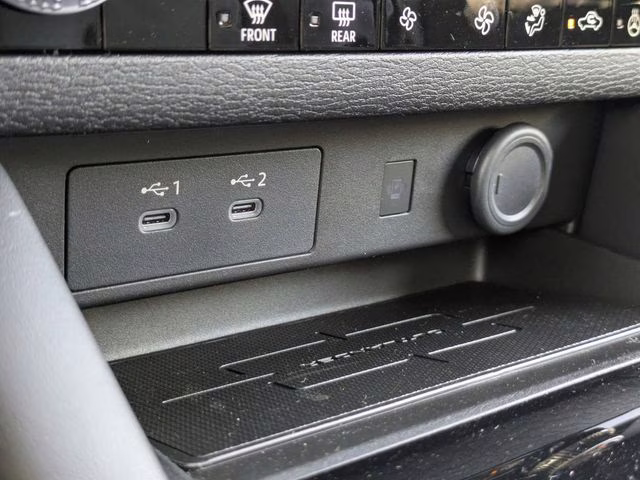 2026 Labrador Black Pearl Mitsubishi Outlander SE FWD SUV