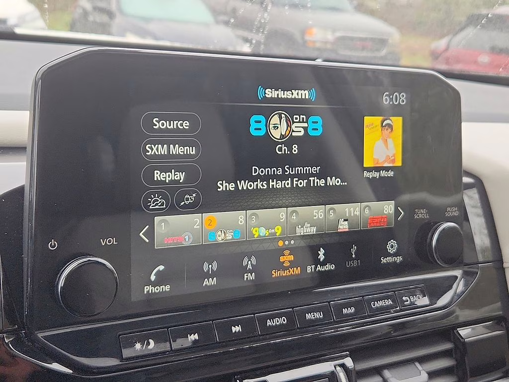 2023 Pearl White Tricoat Nissan Pathfinder SL 4X4 SUV