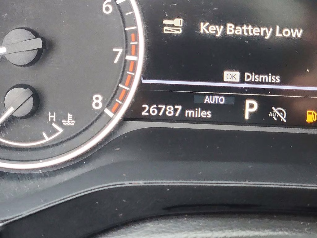 2023 Pearl White Tricoat Nissan Pathfinder SL 4X4 SUV