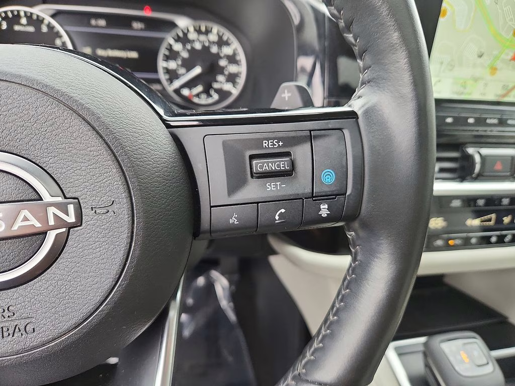 2023 Pearl White Tricoat Nissan Pathfinder SL 4X4 SUV