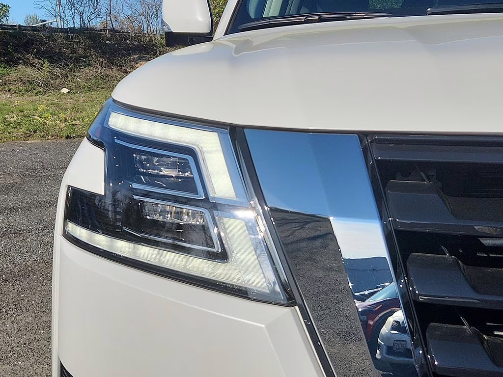 2024 Aspen White Tricoat Nissan Armada SL 4X4 SUV