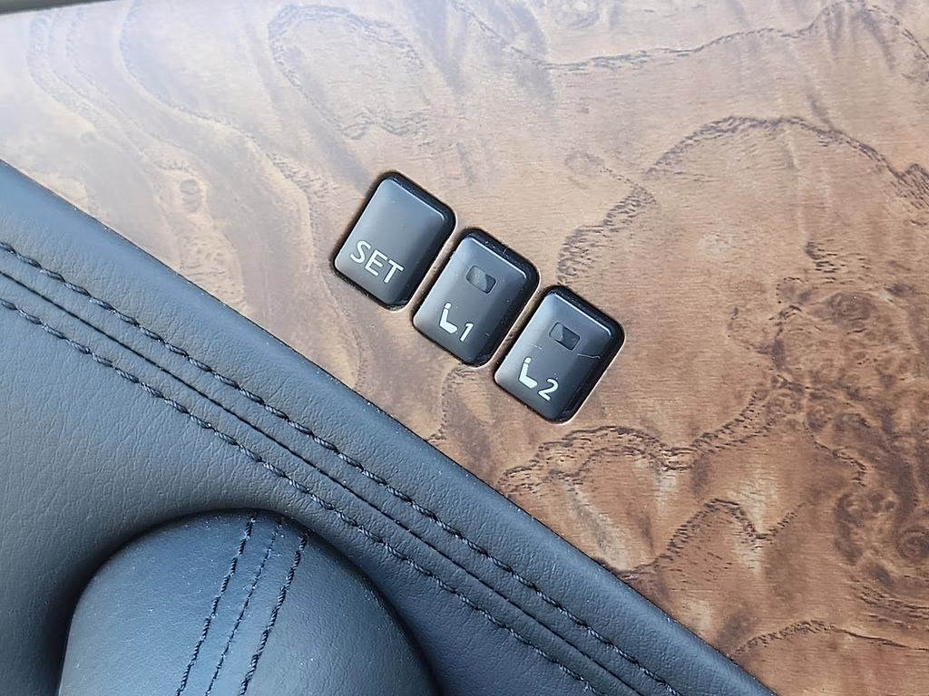 2024 Aspen White Tricoat Nissan Armada SL 4X4 SUV