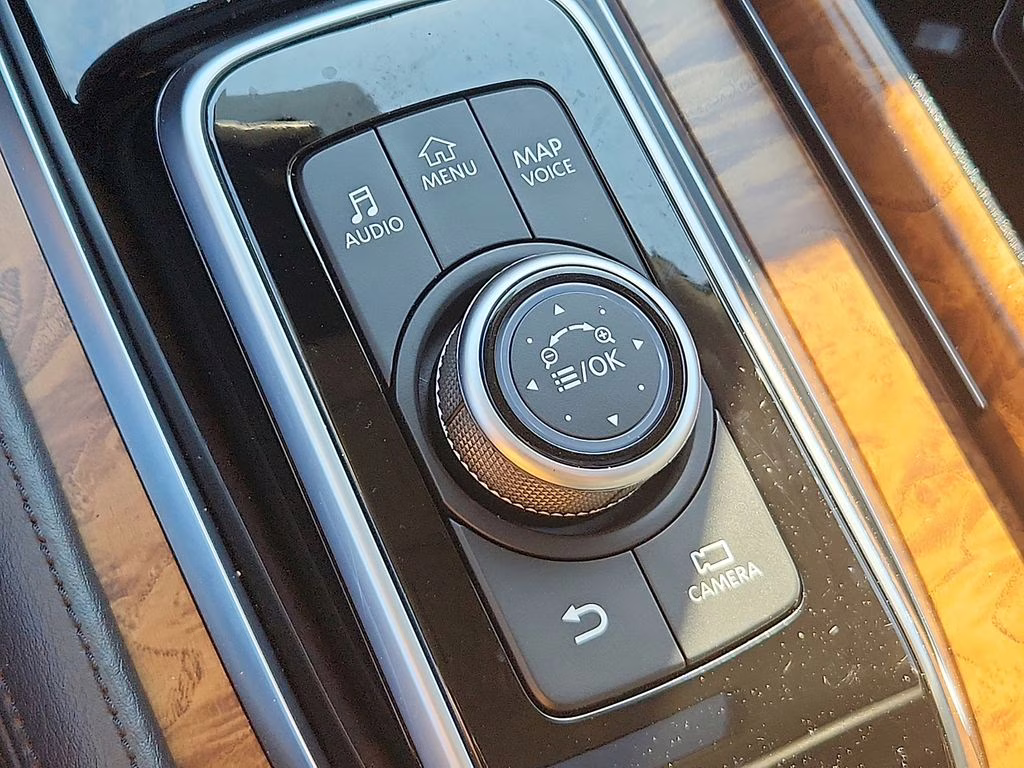 2024 Aspen White Tricoat Nissan Armada SL 4X4 SUV