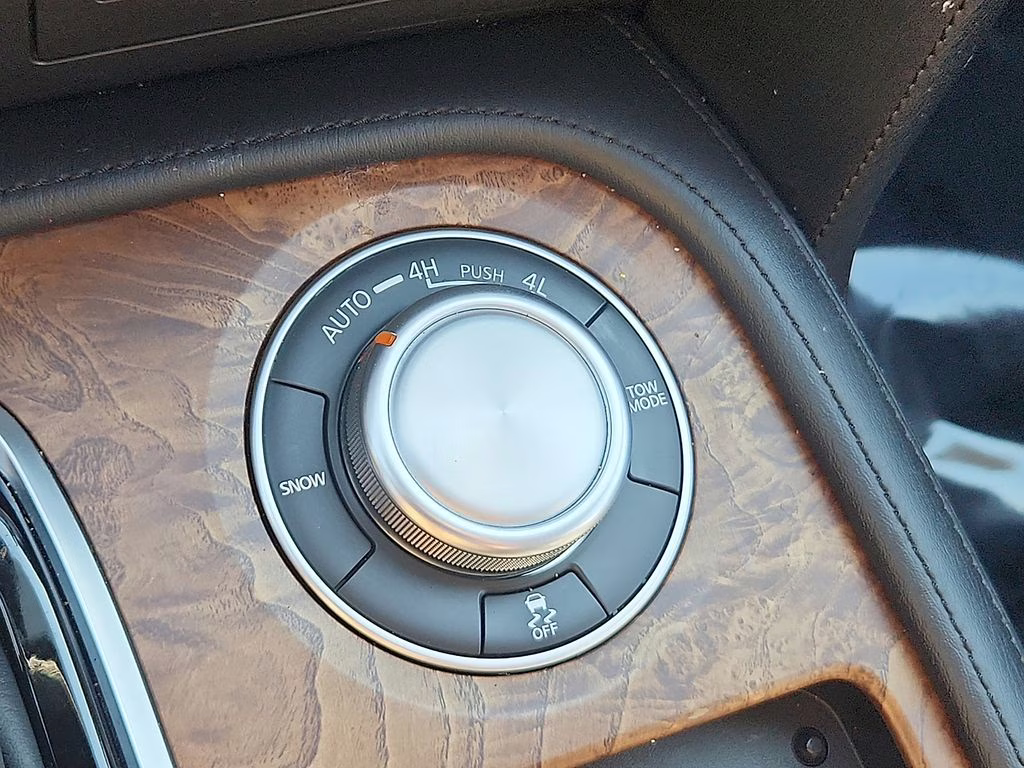 2024 Aspen White Tricoat Nissan Armada SL 4X4 SUV