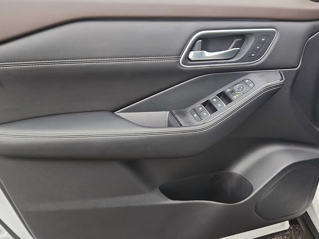 2023 Pearl White Tricoat Nissan Rogue Platinum AWD SUV