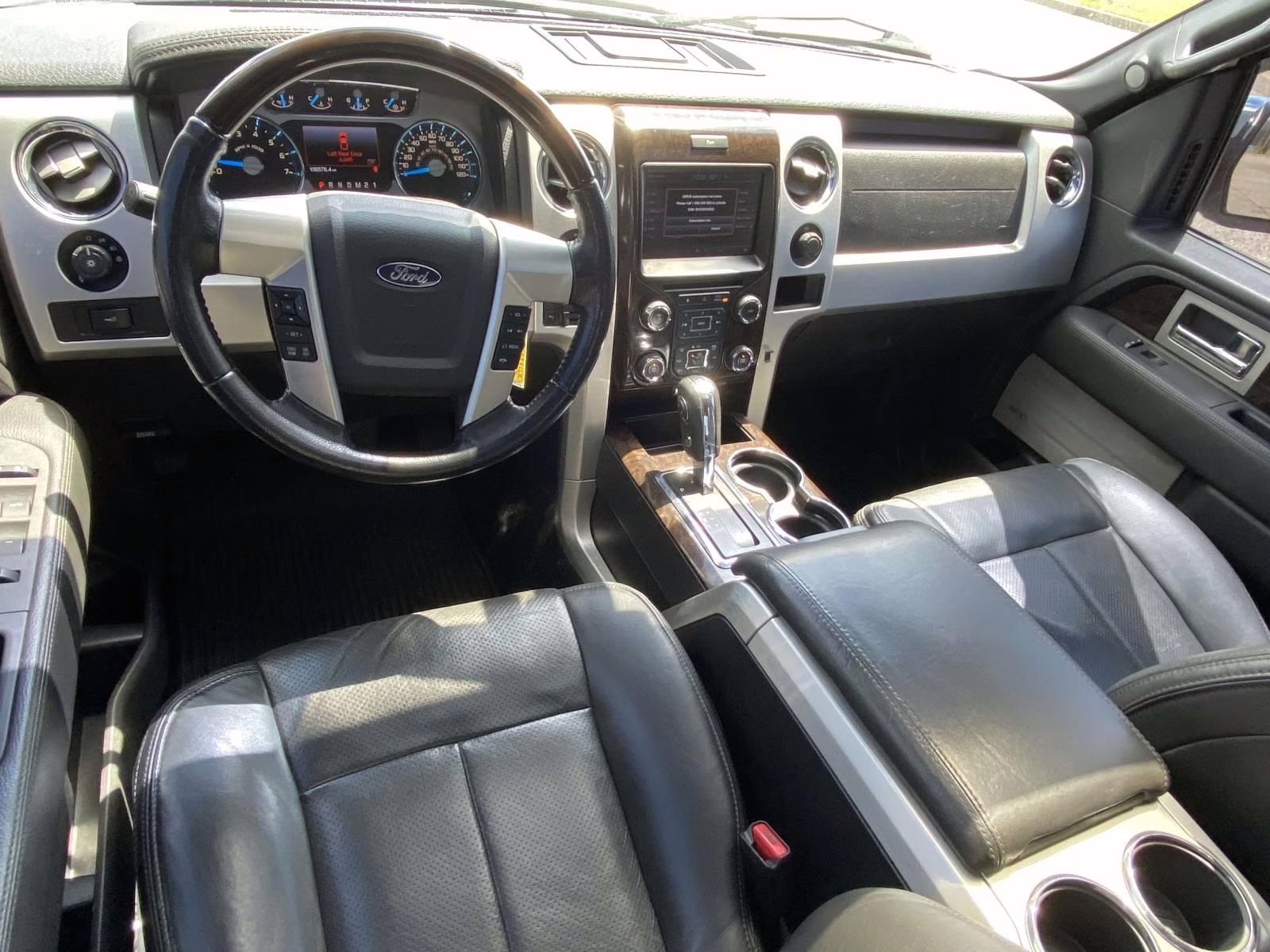 2013 White Platinum Clearcoat Metallic Ford F-150 Platinum 4X4 Truck