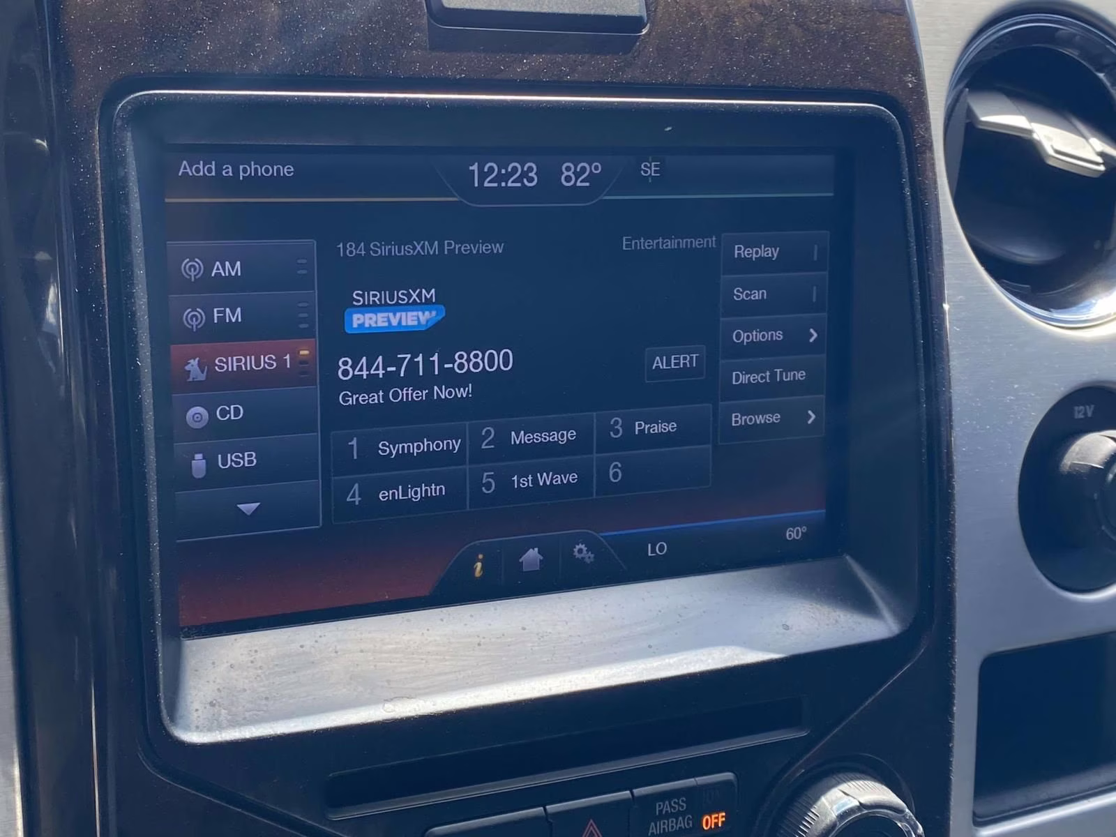 2013 White Platinum Clearcoat Metallic Ford F-150 Platinum 4X4 Truck