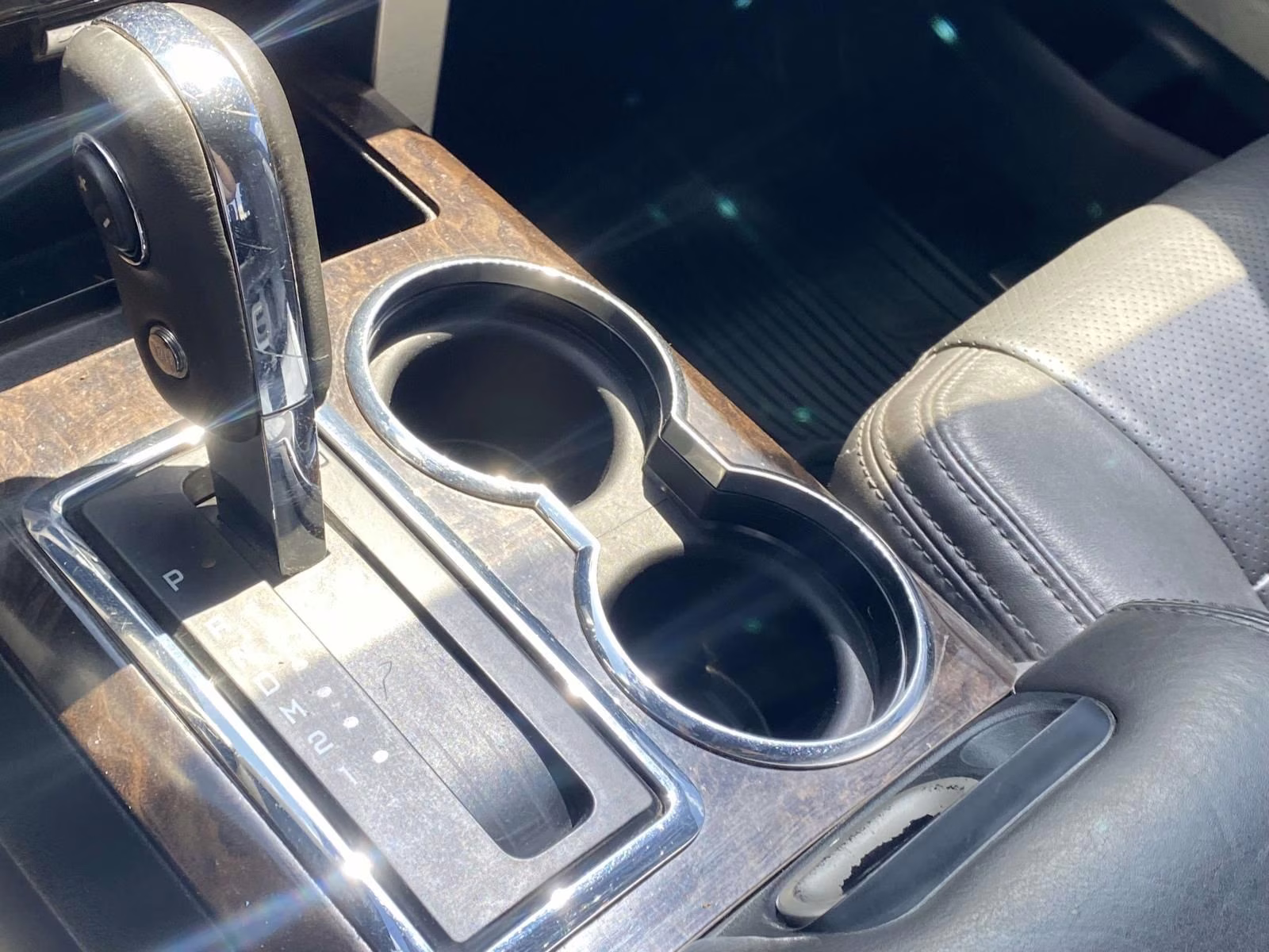 2013 White Platinum Clearcoat Metallic Ford F-150 Platinum 4X4 Truck