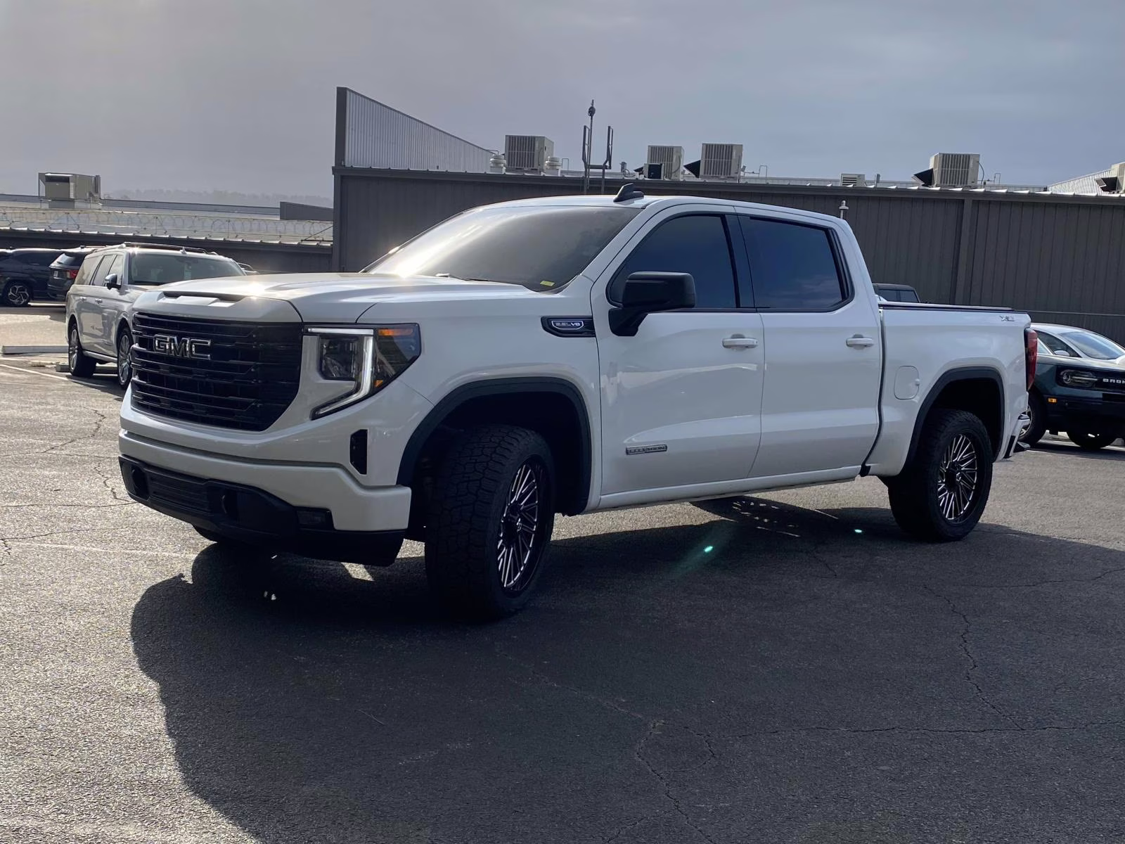 2024 Summit White GMC Sierra 1500 Elevation 4X4 Truck