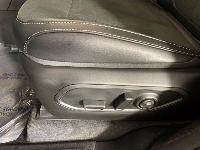 2026 Diamond Black Crystal Pearlcoat Jeep Grand Cherokee L Altitude 4X4 SUV