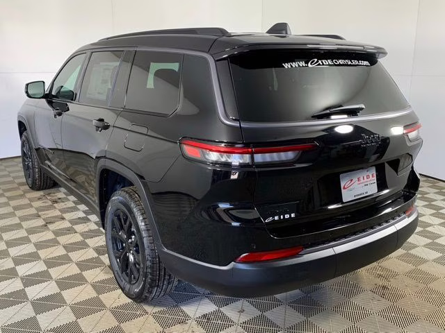 2026 Diamond Black Crystal Pearlcoat Jeep Grand Cherokee L Altitude 4X4 SUV