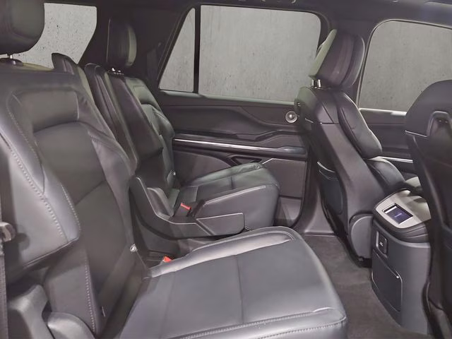 2026 Infinite Black Metallic Clearcoat Lincoln Navigator L Reserve 4X4 SUV