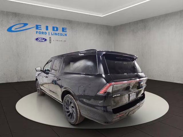 2026 Infinite Black Metallic Clearcoat Lincoln Navigator L Reserve 4X4 SUV